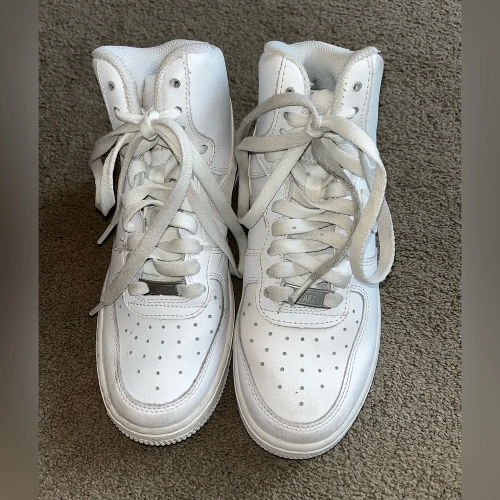 Nike Youth size 4Y White Air Force 1 High Top Sneakers